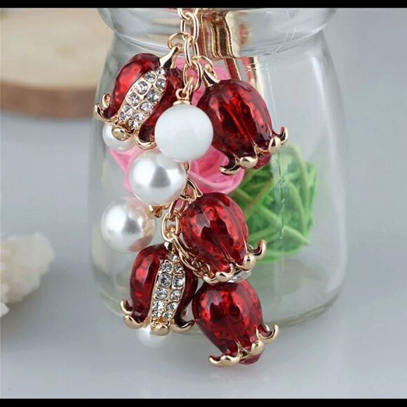 CRYSTAL RHINESTONE TULIP BEADED KEY RING OR BAG CHARM - Picture 2 of 3